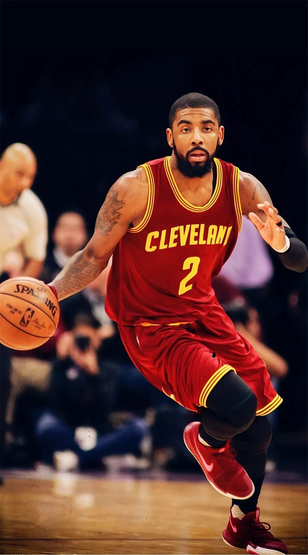 C罗打趣：詹姆斯是个好人，但我头发比他多！（C罗调侃：詹姆斯人很好，不过我头发比他多！）