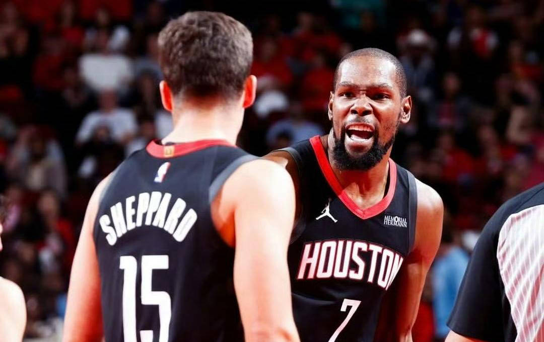 津媒：巴顿和阿代米因有伤在身没参加津门虎vs国安的热身赛（津媒：巴顿、阿代米因伤缺席津门虎对国安热身赛）