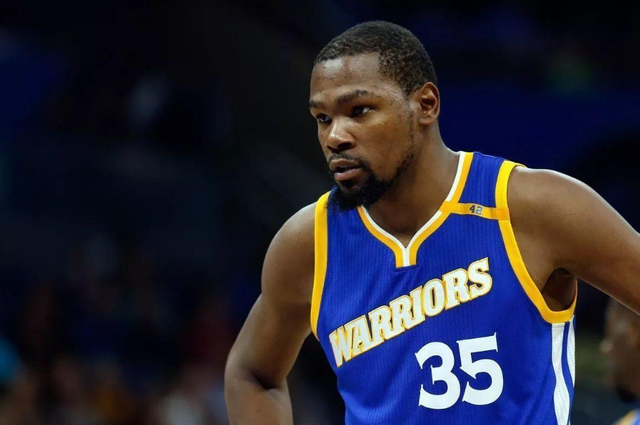 莫雷托：德罗西正在与瓦诺利竞争热那亚的帅位（莫雷托：德罗西与瓦诺利竞逐热那亚主帅一职）