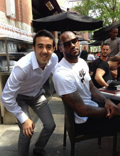 足球这项运动陪伴了我整个初高中，今天我十八岁了，...（十八岁，与足球一起走过的青春）