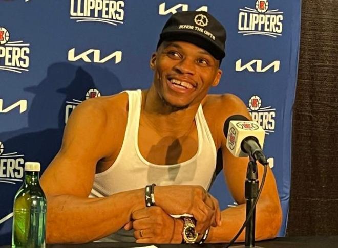 传闻：曼联、罗马和斯图加特也在关注18岁昂热前锋谢里夫（曝18岁昂热前锋谢里夫获曼联、罗马与斯图加特关注）