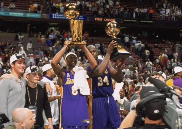 湖人vs独行侠首发：詹姆斯&东契奇大战浓眉&弗拉格（湖人对阵独行侠首发出炉：詹姆斯、东契奇对决浓眉、弗拉格）