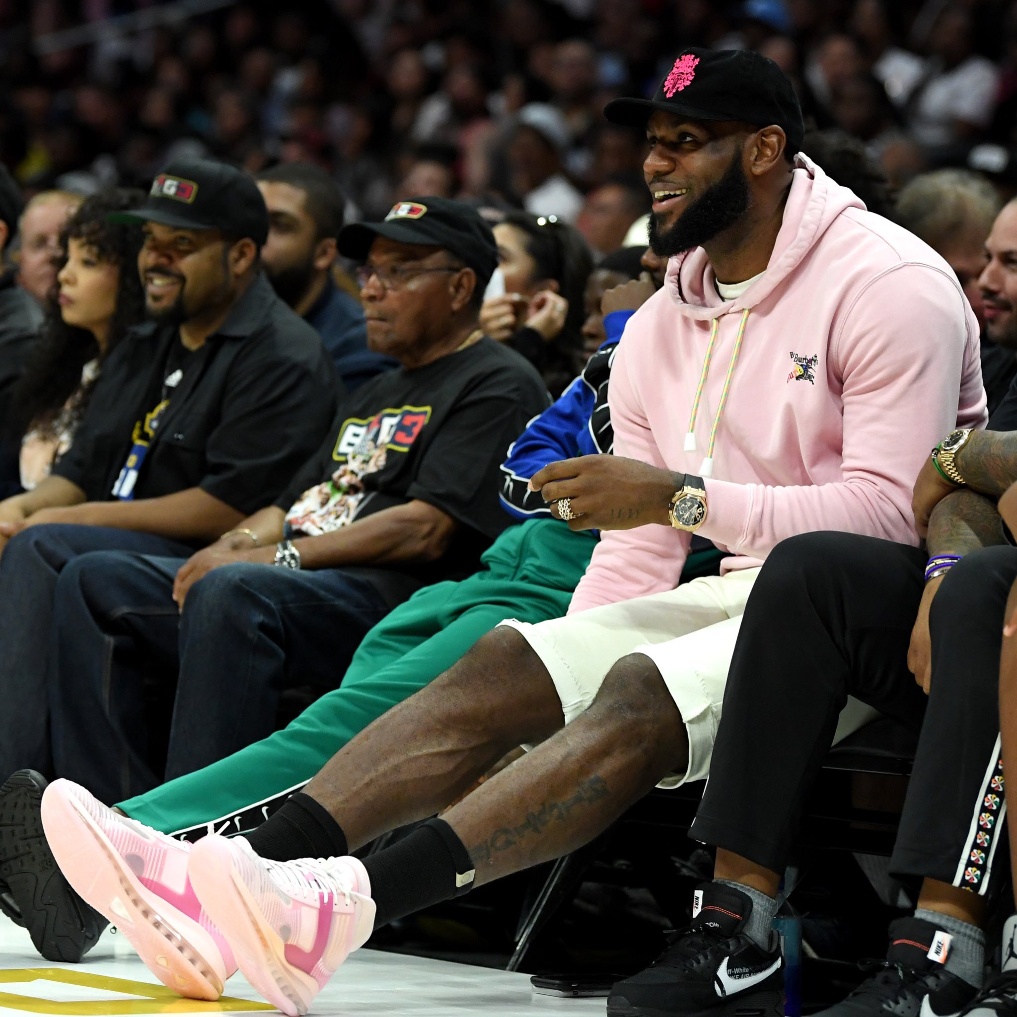 萨拉赫下家赔率：大概率留队，吉达联合6.0新月胜利8.0（萨拉赫去向赔率：留队最有望，吉达联合6.0，新月与胜利8.0）