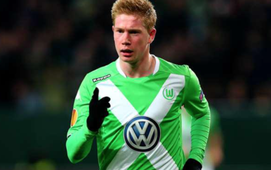 AC米兰在意大利杯负于拉齐奥，终结13场不败，放弃杯赛以专注意甲，凸显战略调整。