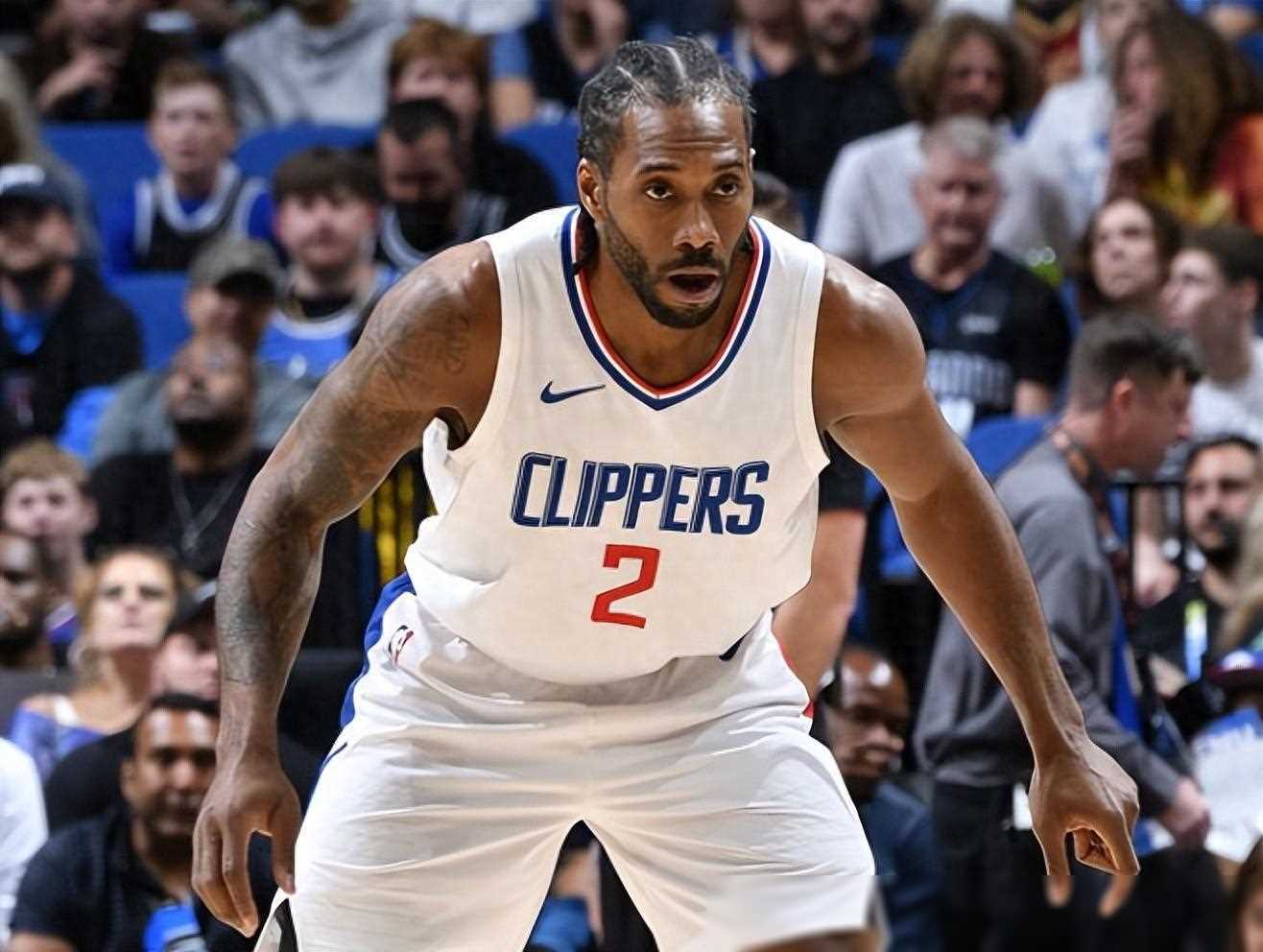 TA：赢球正成为枪手的一种习惯；诺伊尔在定位球防守上很脆弱（TA：枪手赢球渐成常态；诺伊尔在定位球防守上暴露短板）