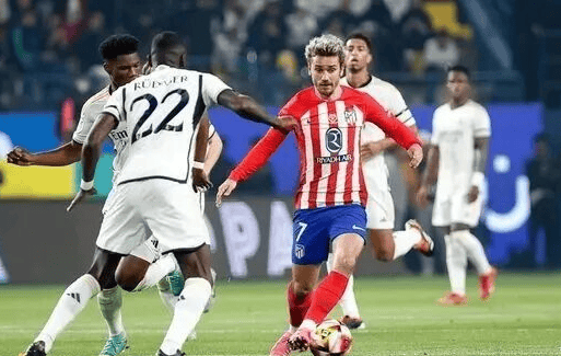 法国客场3-1逆转阿塞拜疆，马特塔、阿克利乌什破门，古斯托两助攻